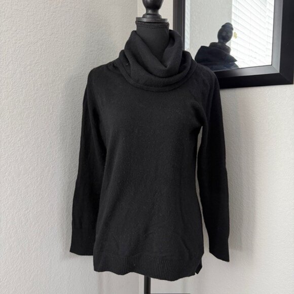 LL Bean 100% Cashmere Black Cowl Turtleneck Sweater Medium - Picture 2 of 11